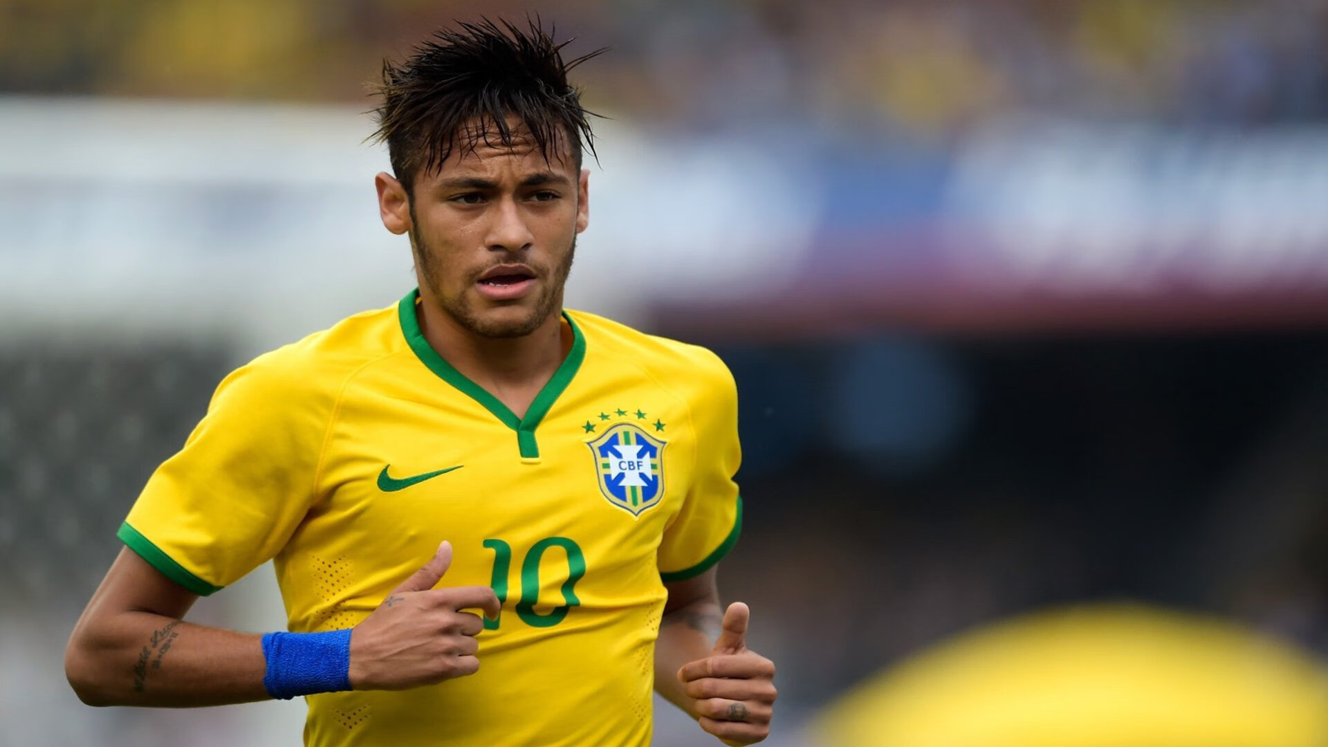 中国足球联赛设立球员家属观赛体验服务通道，2021中国足球全家福高清